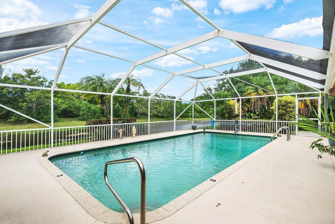 Active With Contract: $949,000 (4 beds, 2 baths, 2595 Square Feet)