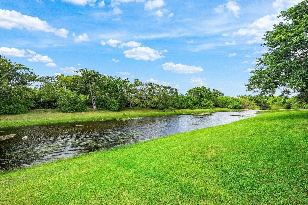 Active With Contract: $949,000 (4 beds, 2 baths, 2595 Square Feet)