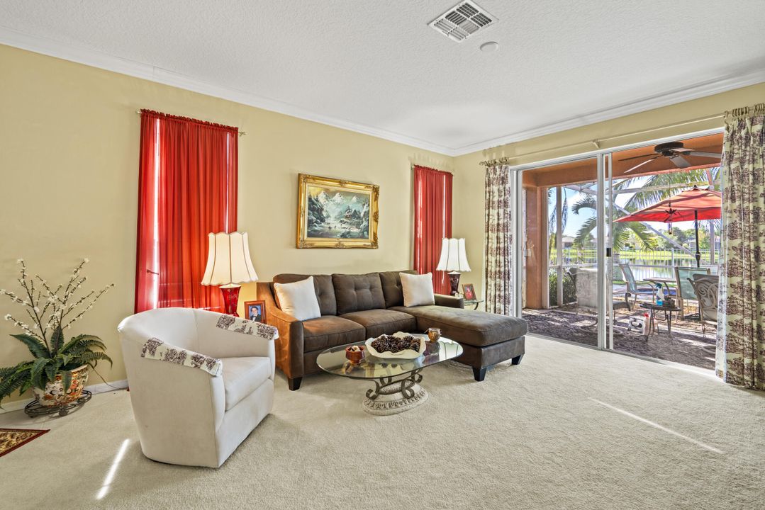 Active With Contract: $295,000 (3 beds, 2 baths, 1547 Square Feet)