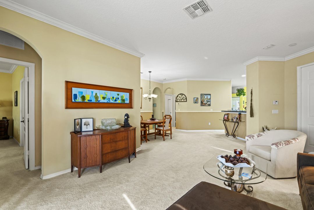 Active With Contract: $295,000 (3 beds, 2 baths, 1547 Square Feet)