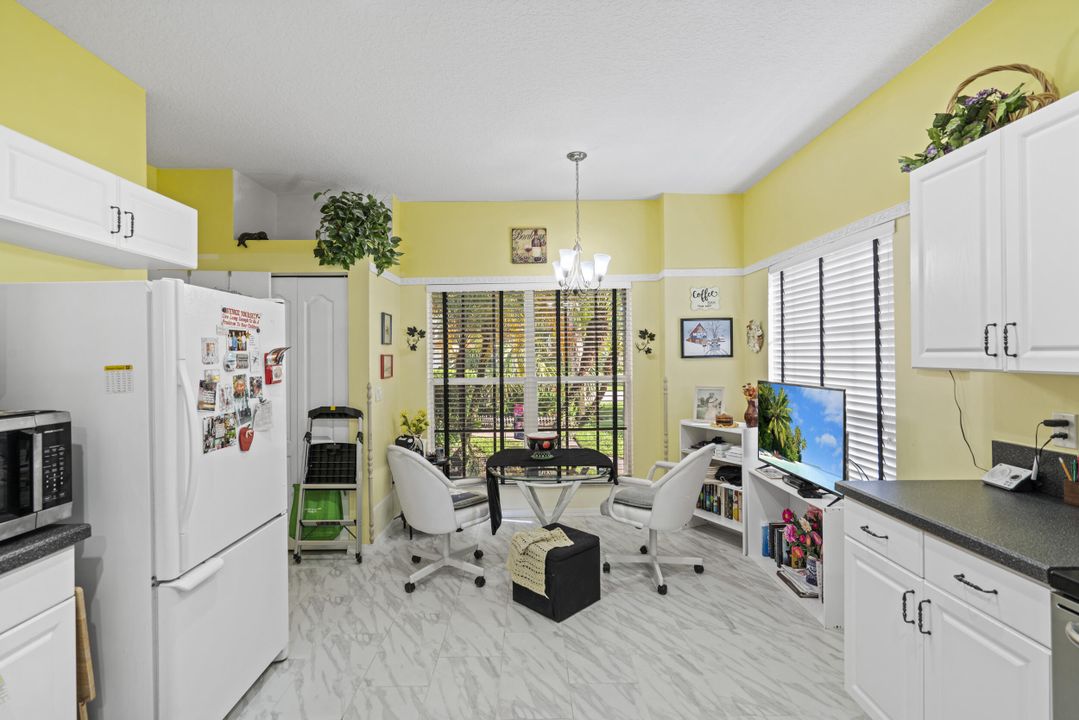 Active With Contract: $295,000 (3 beds, 2 baths, 1547 Square Feet)