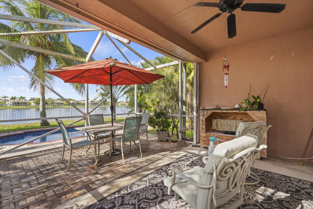 Active With Contract: $295,000 (3 beds, 2 baths, 1547 Square Feet)