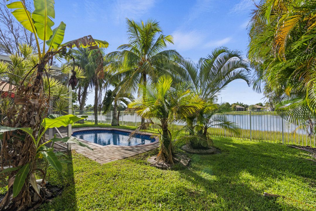 Active With Contract: $295,000 (3 beds, 2 baths, 1547 Square Feet)