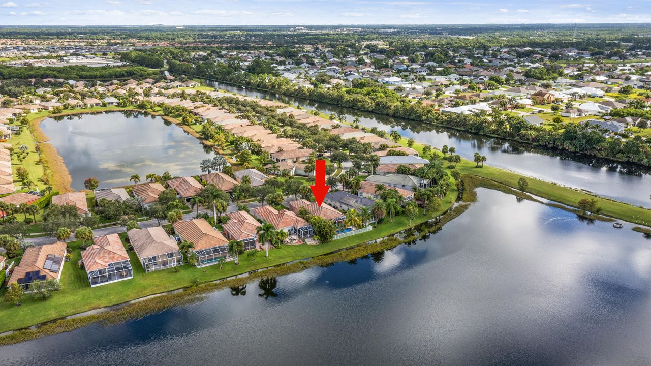 Active With Contract: $295,000 (3 beds, 2 baths, 1547 Square Feet)