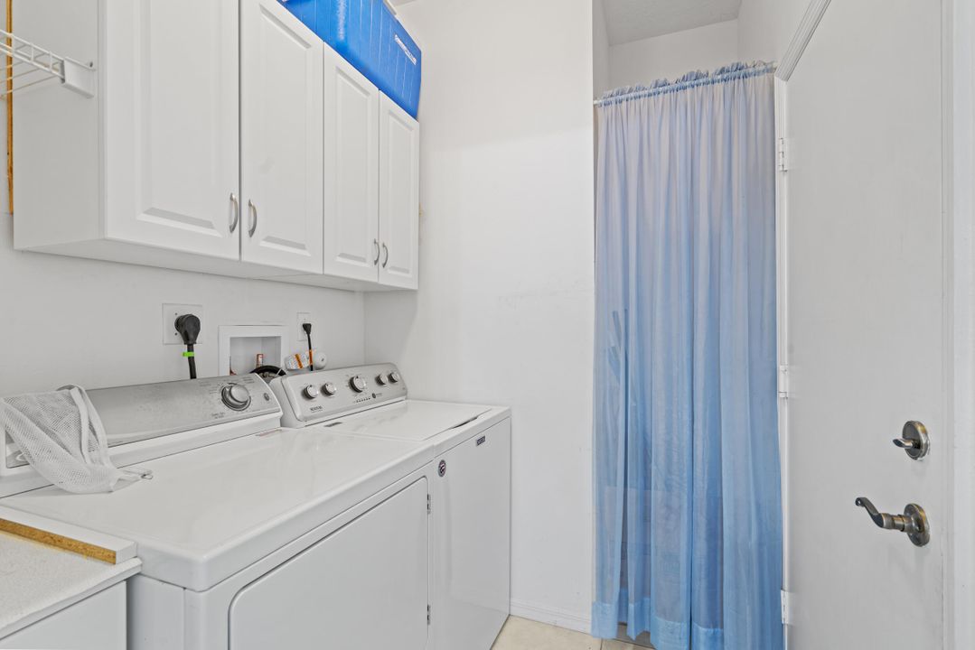 Active With Contract: $295,000 (3 beds, 2 baths, 1547 Square Feet)