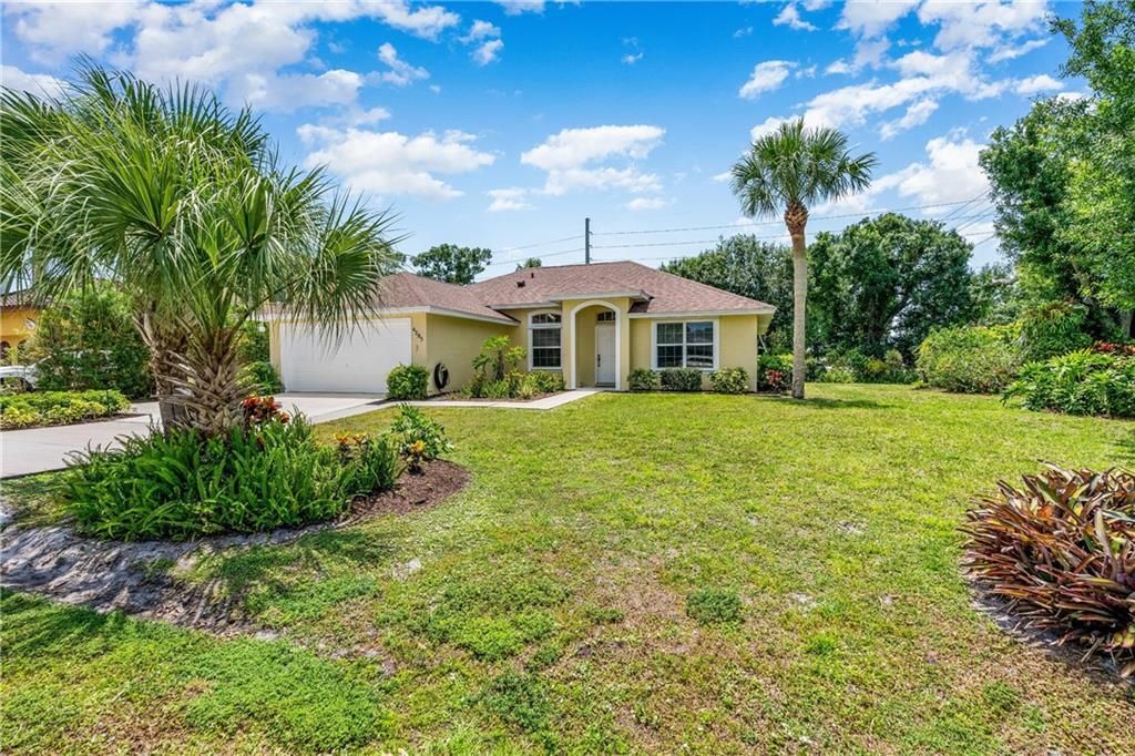 合同活跃: $375,000 (3 贝兹, 2 浴室, 1571 平方英尺)