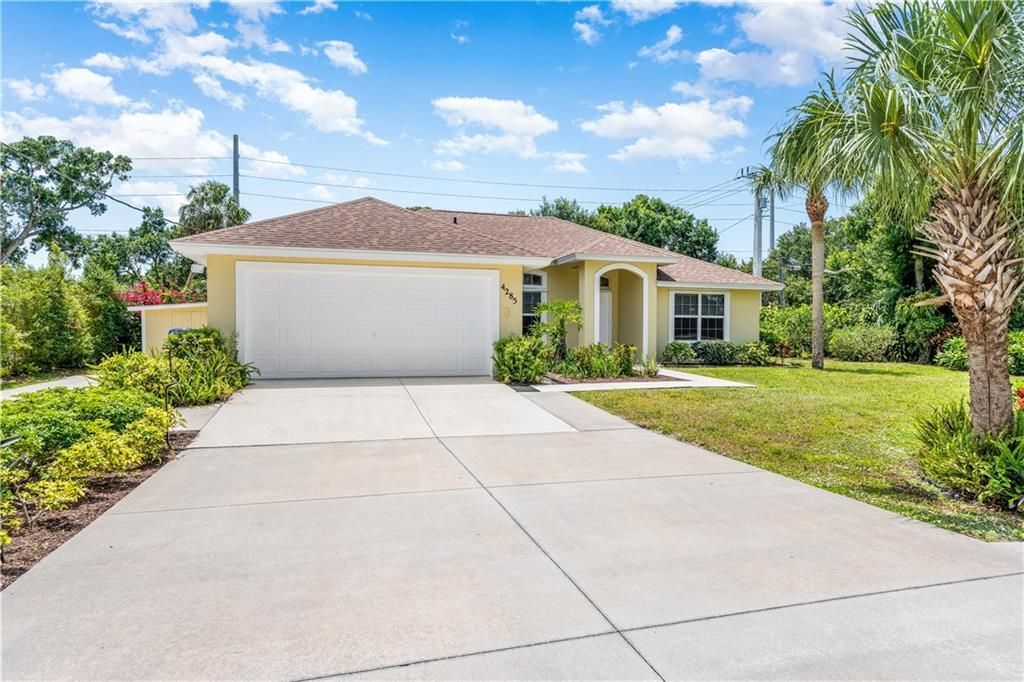 合同活跃: $375,000 (3 贝兹, 2 浴室, 1571 平方英尺)