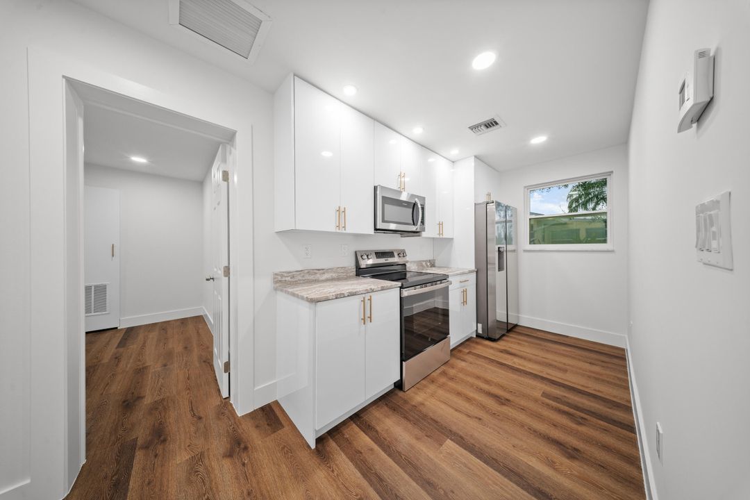 Active With Contract: $510,000 (5 beds, 2 baths, 1682 Square Feet)