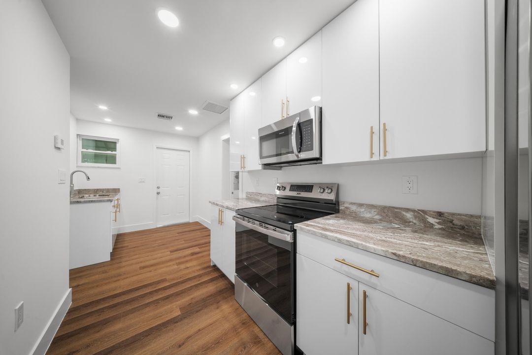 Active With Contract: $510,000 (5 beds, 2 baths, 1682 Square Feet)