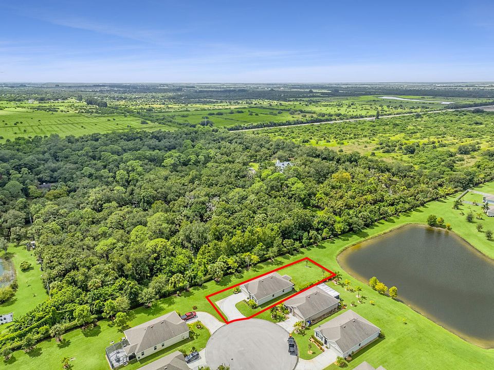 Recently Sold: $435,000 (4 beds, 2 baths, 1934 Square Feet)