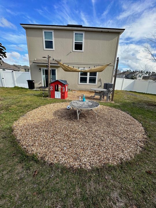 В аренду: $2,600 (4 спален, 2 ванн, 2165 Квадратных фут)