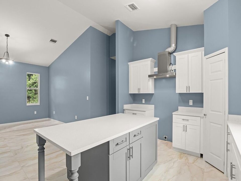 На продажу: $309,000 (3 спален, 2 ванн, 1132 Квадратных фут)