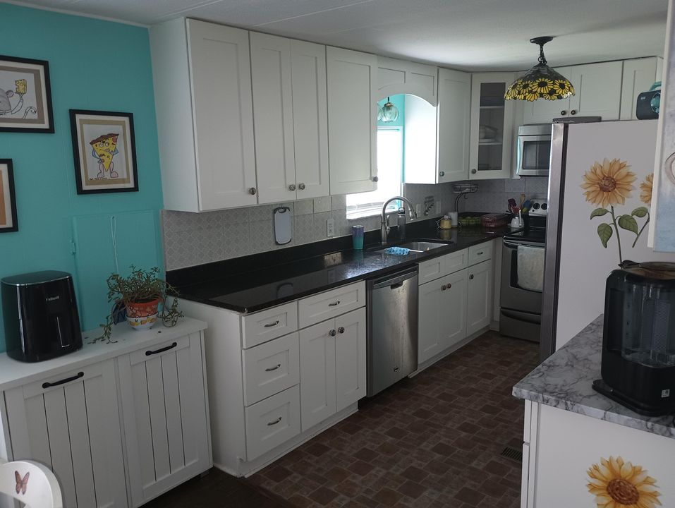 For Sale: $92,500 (2 beds, 2 baths, 1248 Square Feet)