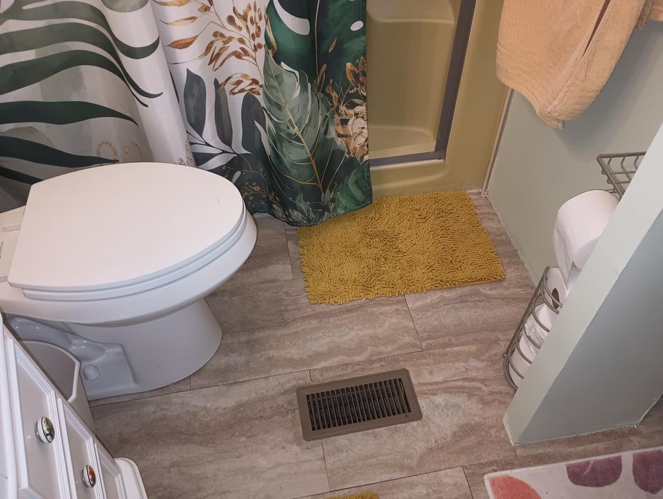 For Sale: $92,500 (2 beds, 2 baths, 1248 Square Feet)