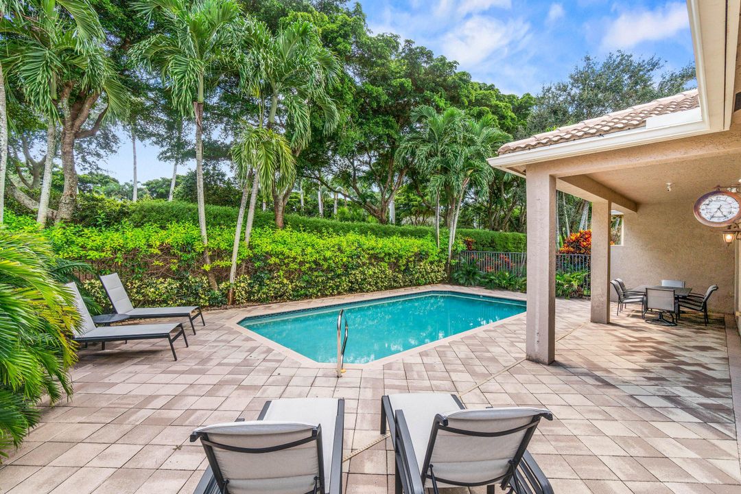 Recently Sold: $500,000 (2 beds, 2 baths, 1316 Square Feet)