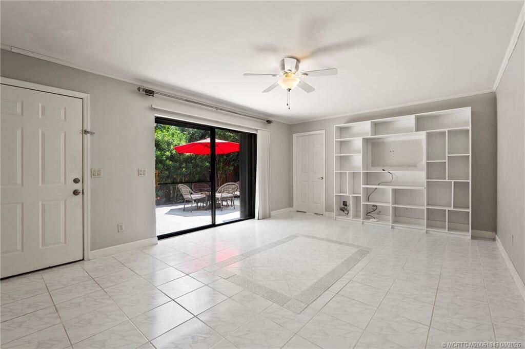 Под контрактом: $289,000 (3 спален, 3 ванн, 1512 Квадратных фут)