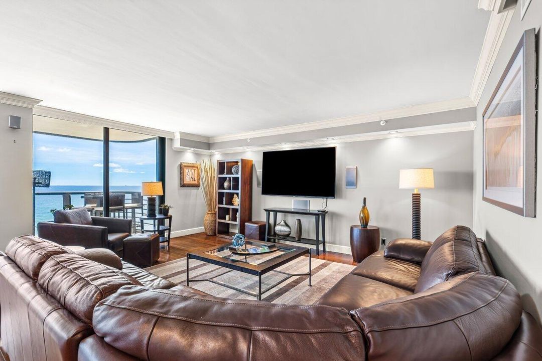 合同活跃: $2,050,000 (2 贝兹, 2 浴室, 1526 平方英尺)