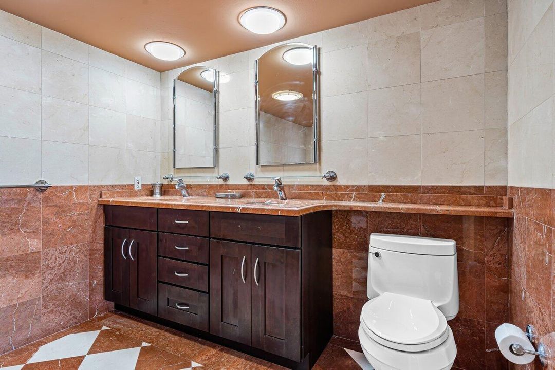 合同活跃: $2,050,000 (2 贝兹, 2 浴室, 1526 平方英尺)