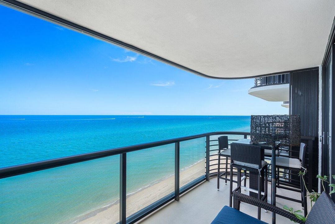 合同活跃: $2,050,000 (2 贝兹, 2 浴室, 1526 平方英尺)