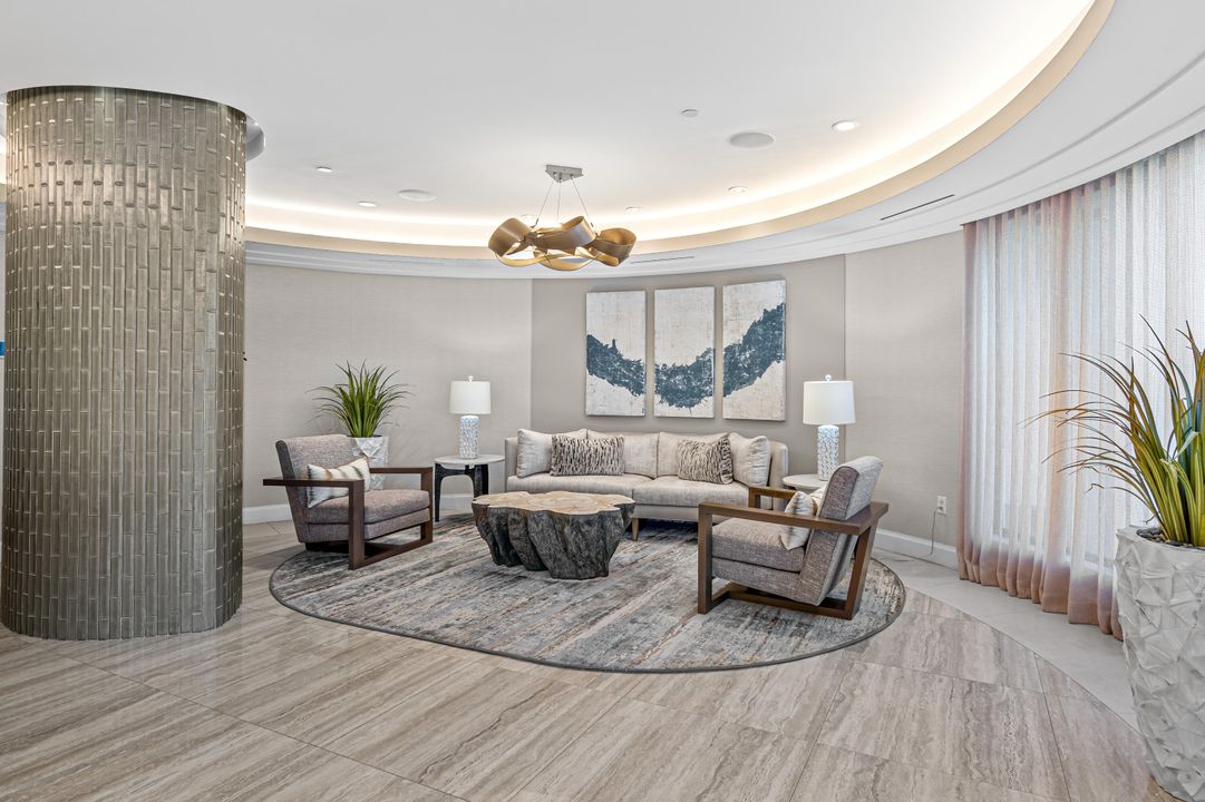 合同活跃: $2,050,000 (2 贝兹, 2 浴室, 1526 平方英尺)