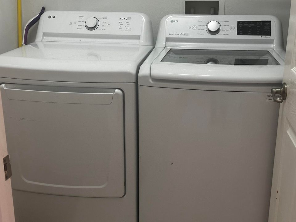 For Rent: $900 (1 beds, 1 baths, 2288 Square Feet)