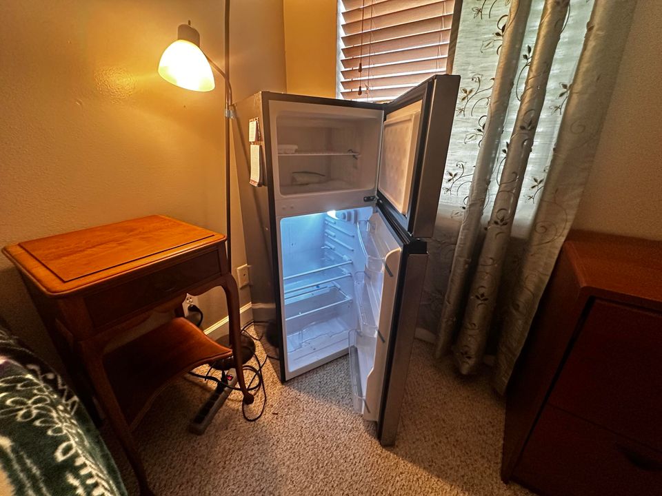 For Rent: $900 (1 beds, 1 baths, 2288 Square Feet)