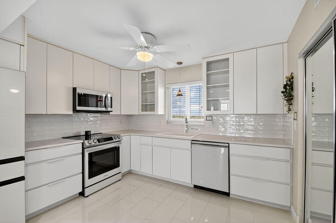 На продажу: $460,000 (2 спален, 2 ванн, 1316 Квадратных фут)