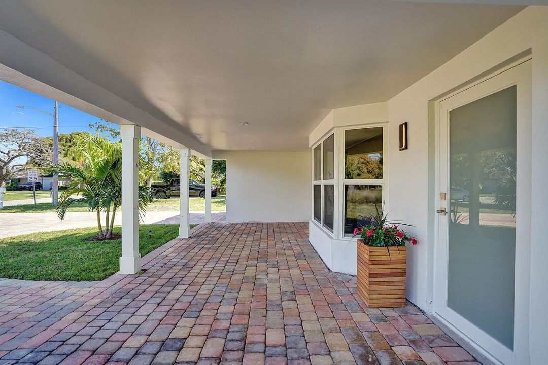 Active With Contract: $765,000 (4 beds, 3 baths, 1555 Square Feet)