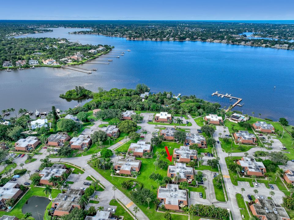 Activo con contrato: $389,000 (2 camas, 2 baños, 1470 Pies cuadrados)