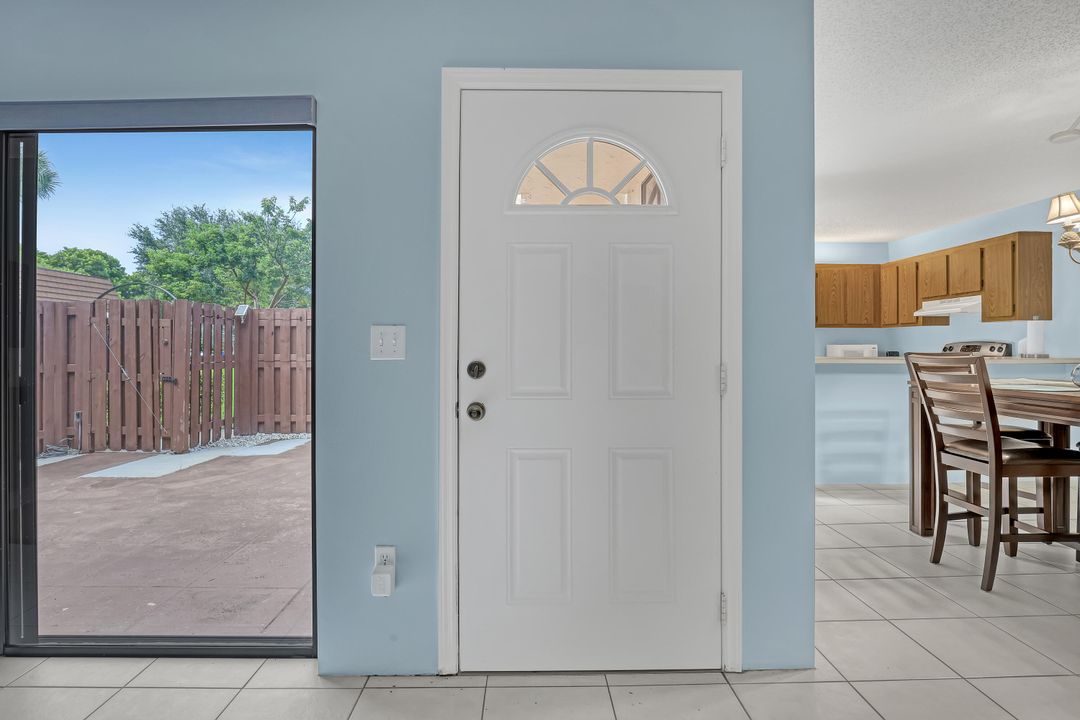 Activo con contrato: $389,000 (2 camas, 2 baños, 1470 Pies cuadrados)