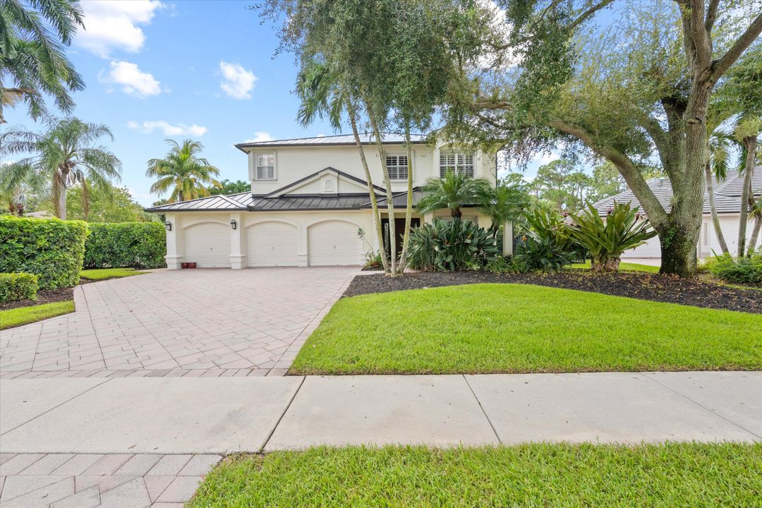 Recently Sold: $975,000 (4 beds, 3 baths, 3495 Square Feet)