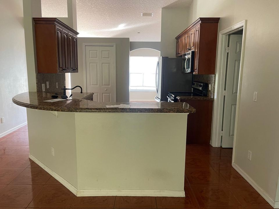 For Rent: $2,450 (3 beds, 2 baths, 1656 Square Feet)