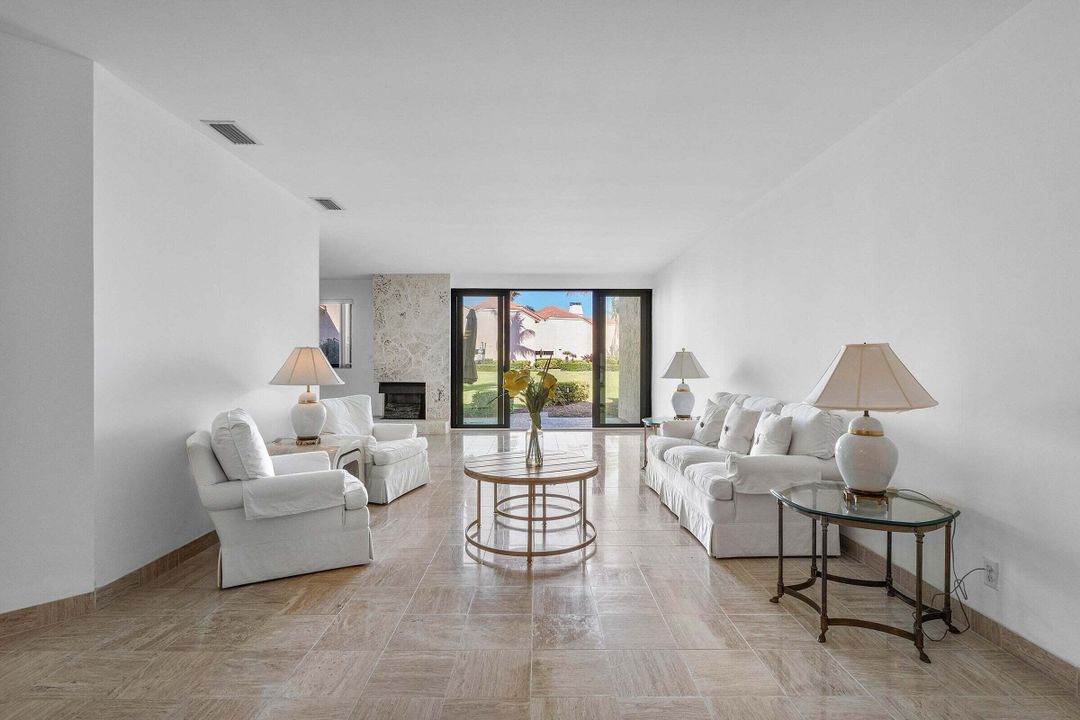 En Venta: $1,695,000 (3 camas, 2 baños, 3012 Pies cuadrados)