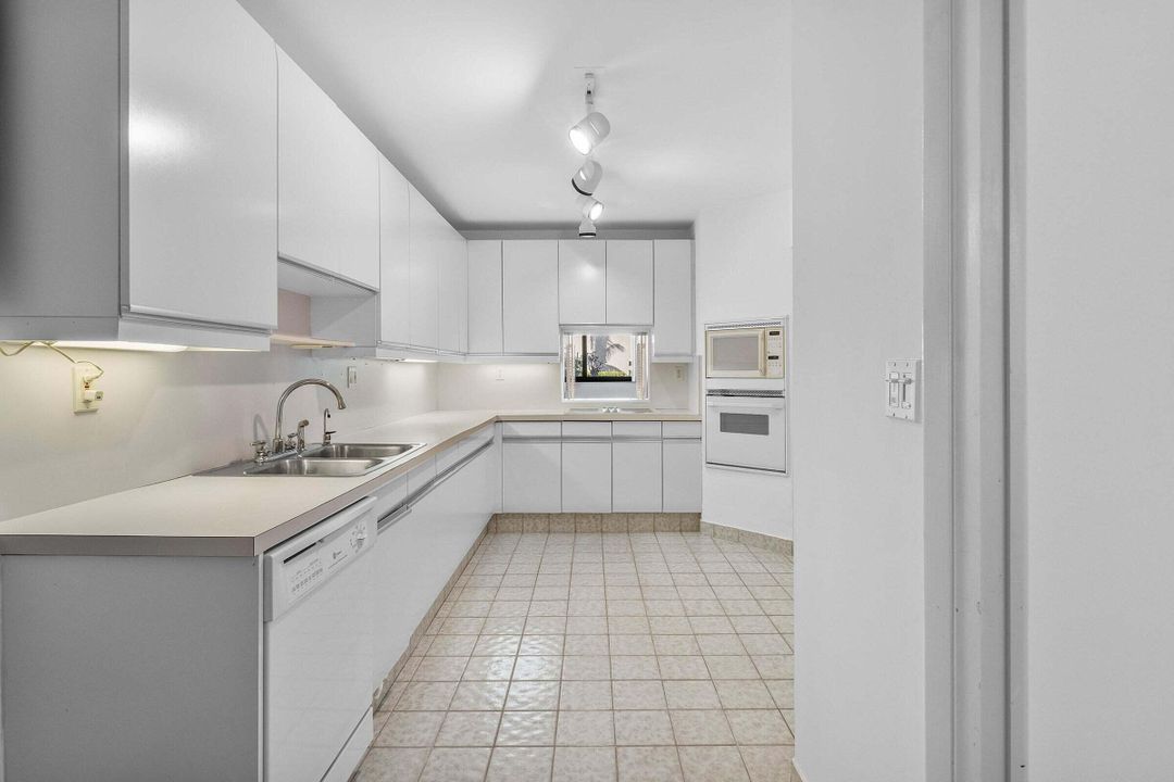 En Venta: $1,695,000 (3 camas, 2 baños, 3012 Pies cuadrados)