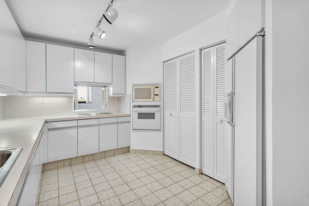 En Venta: $1,695,000 (3 camas, 2 baños, 3012 Pies cuadrados)