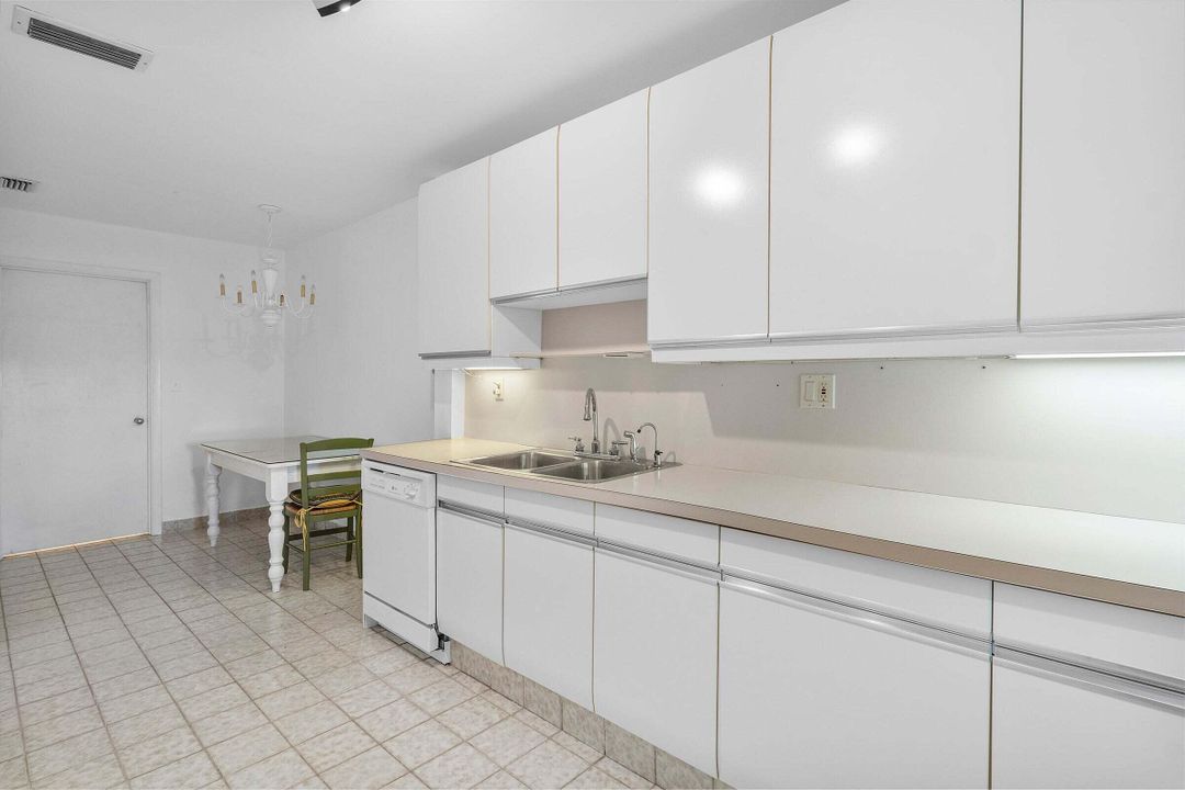 En Venta: $1,695,000 (3 camas, 2 baños, 3012 Pies cuadrados)