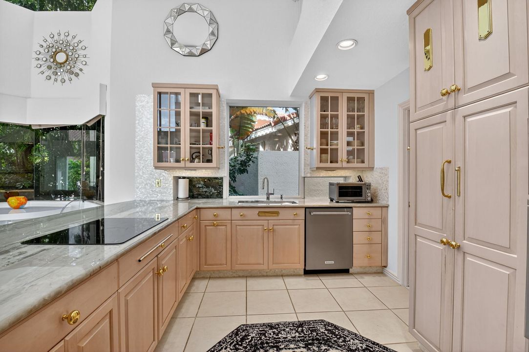 For Sale: $7,775,000 (4 beds, 4 baths, 4394 Square Feet)