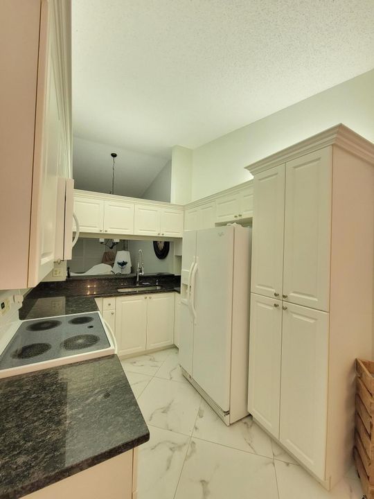 For Rent: $3,500 (2 beds, 2 baths, 1178 Square Feet)