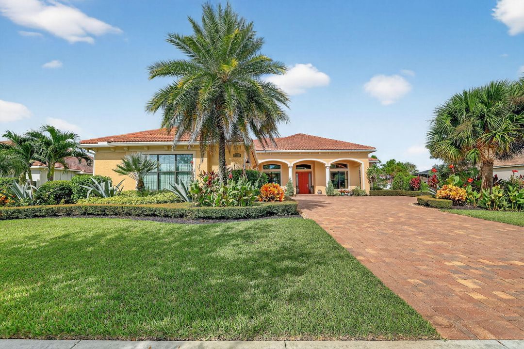 For Sale: $1,325,000 (4 beds, 4 baths, 3523 Square Feet)