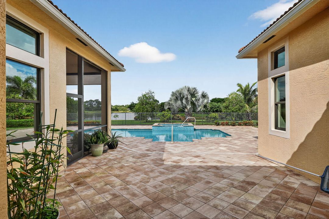 For Sale: $1,325,000 (4 beds, 4 baths, 3523 Square Feet)