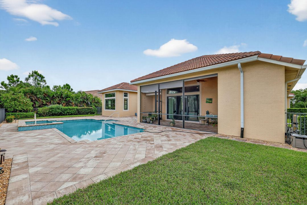 For Sale: $1,325,000 (4 beds, 4 baths, 3523 Square Feet)