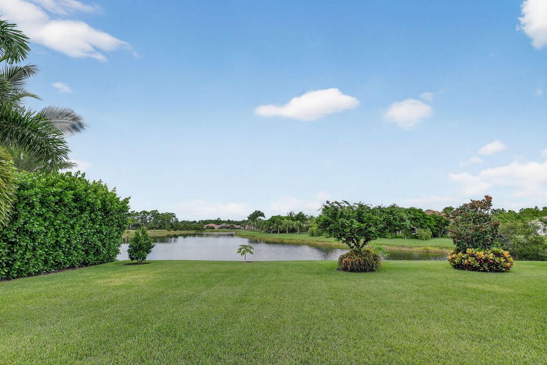 For Sale: $1,325,000 (4 beds, 4 baths, 3523 Square Feet)