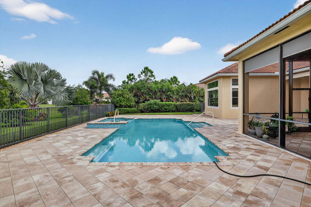 For Sale: $1,325,000 (4 beds, 4 baths, 3523 Square Feet)