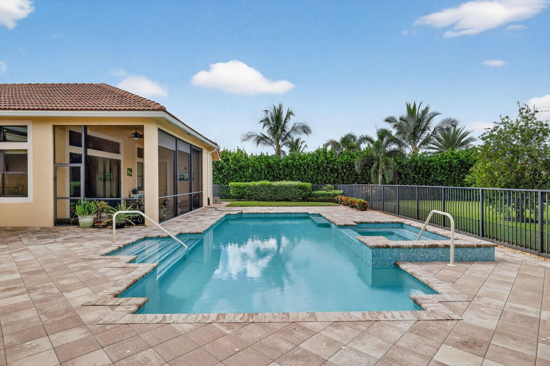 For Sale: $1,325,000 (4 beds, 4 baths, 3523 Square Feet)