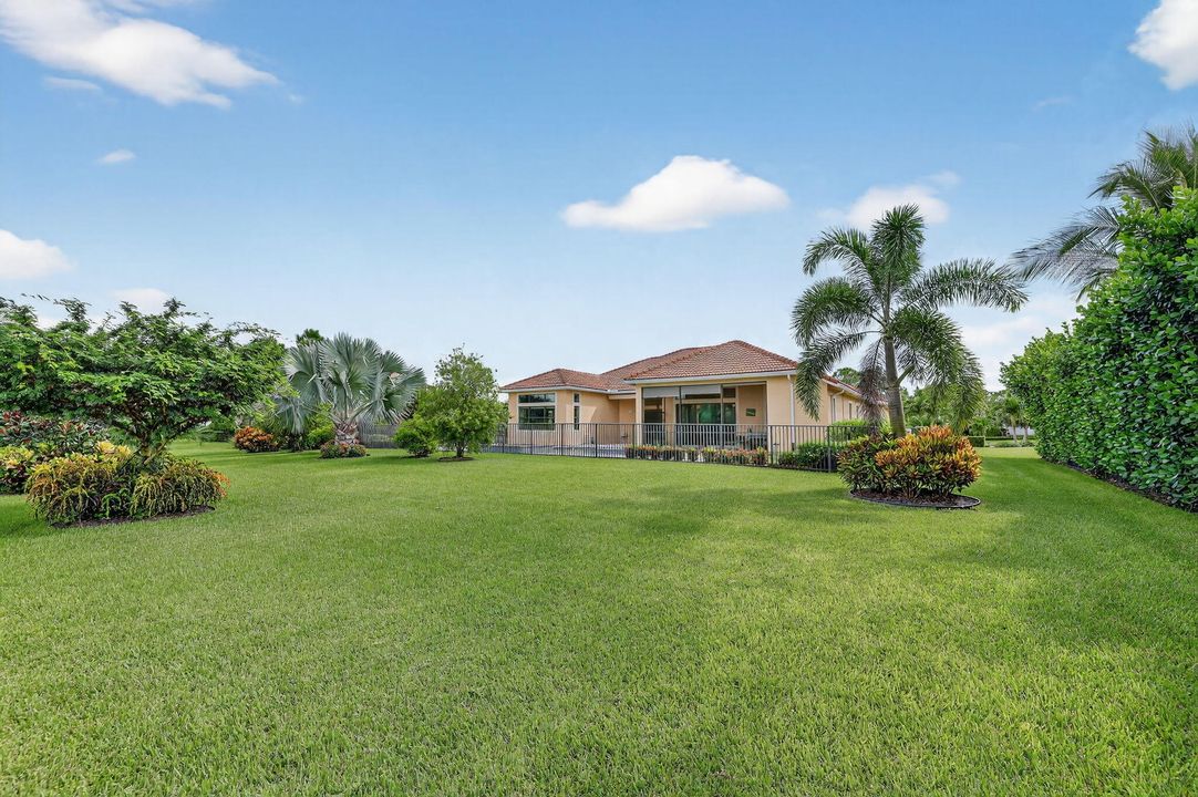 For Sale: $1,325,000 (4 beds, 4 baths, 3523 Square Feet)