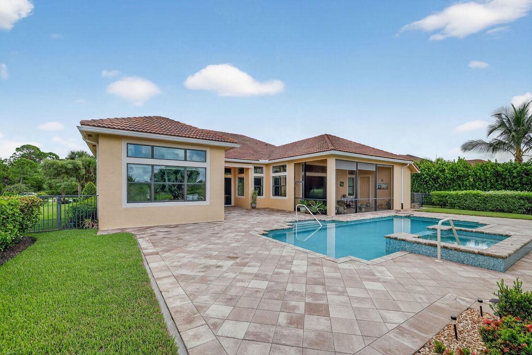 For Sale: $1,325,000 (4 beds, 4 baths, 3523 Square Feet)