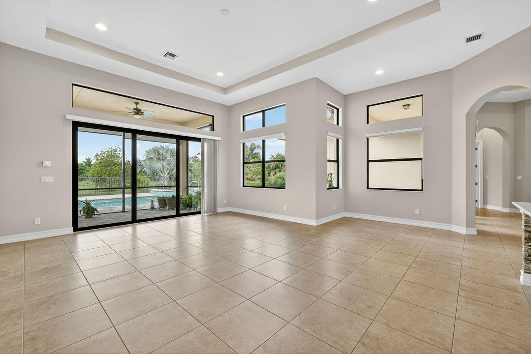 For Sale: $1,325,000 (4 beds, 4 baths, 3523 Square Feet)