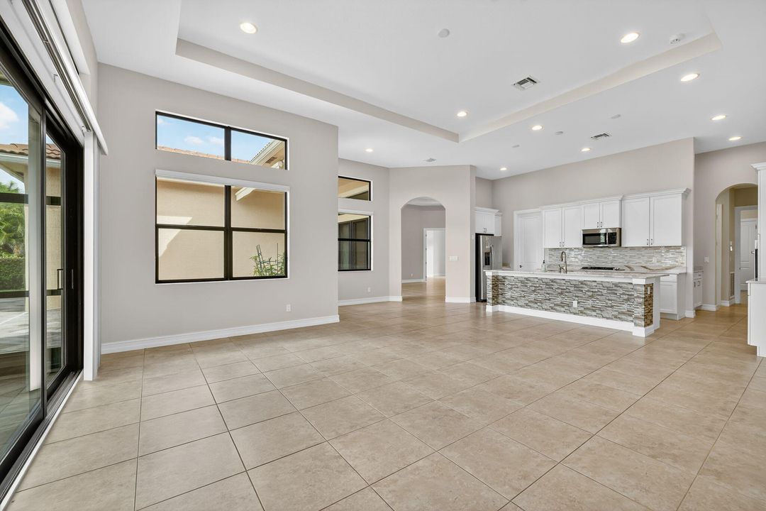 For Sale: $1,325,000 (4 beds, 4 baths, 3523 Square Feet)