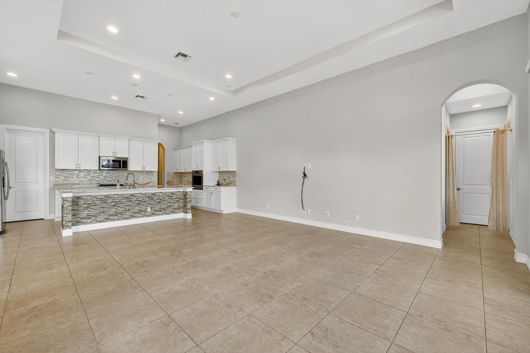 For Sale: $1,325,000 (4 beds, 4 baths, 3523 Square Feet)