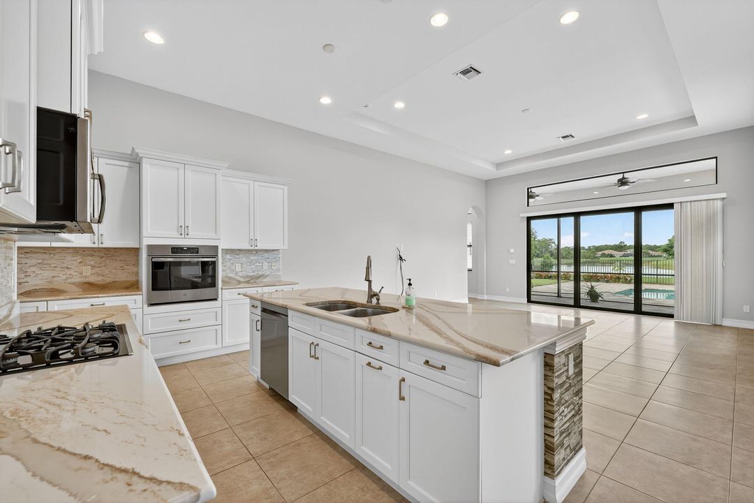 For Sale: $1,325,000 (4 beds, 4 baths, 3523 Square Feet)